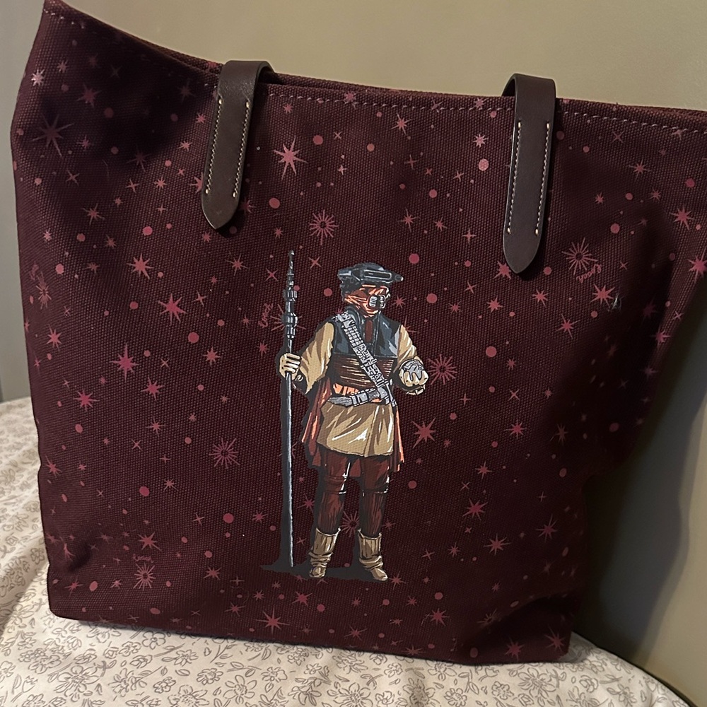 Coach X Star Wars Tote With Starry Print and Princess Leia as Boushh - Picture 5 of 9